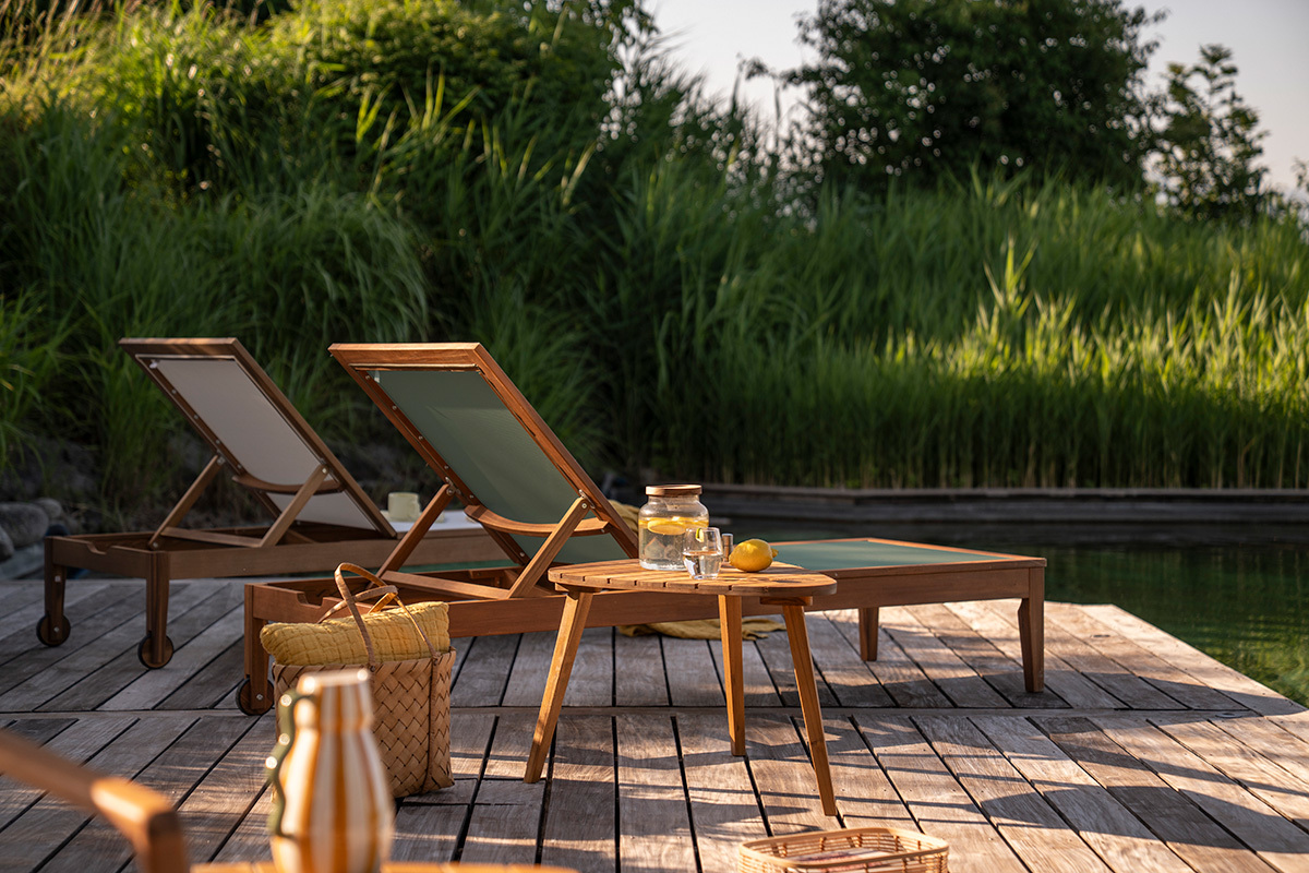 Bain de soleil vert kaki et bois massif NAVEEN