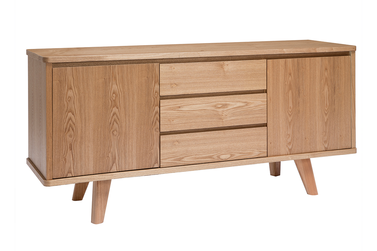 Buffet scandinave en bois clair avec 2 portes et 3 tiroirs, pieds compas, vue de 3/4.