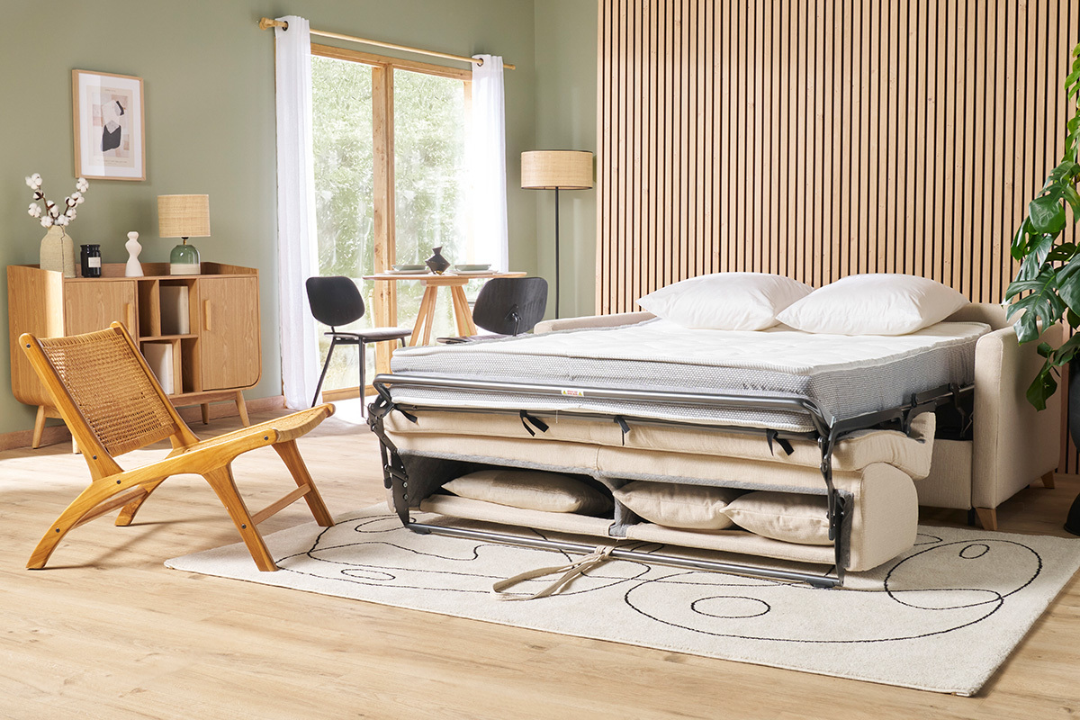Canap� convertible 3 places en tissu beige et bois clair avec matelas 18 cm SKANDY