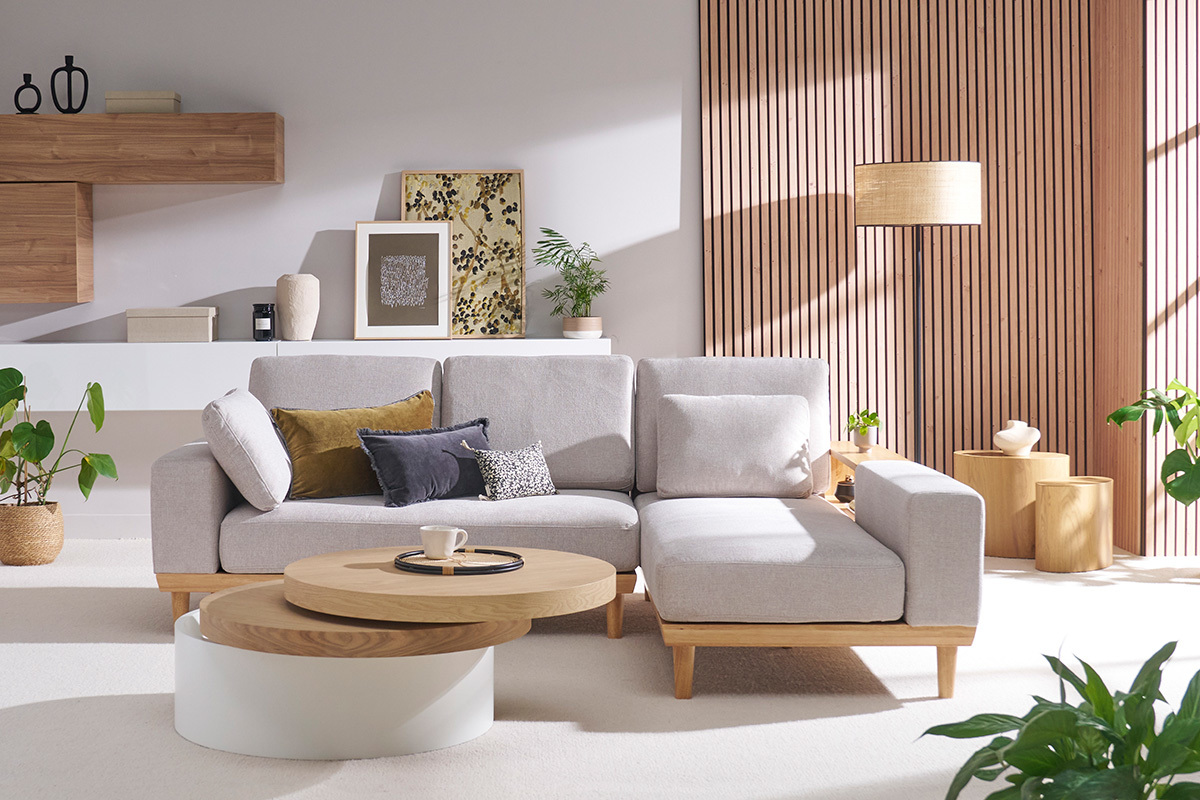 Canap� d'angle droit 5 places avec rangements en tissu effet velours textur� beige et bois clair KOMAO