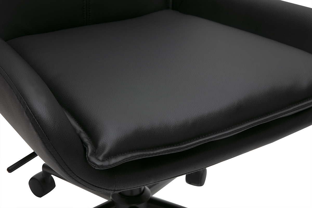Zoom assise chaise de bureau noire � roulettes