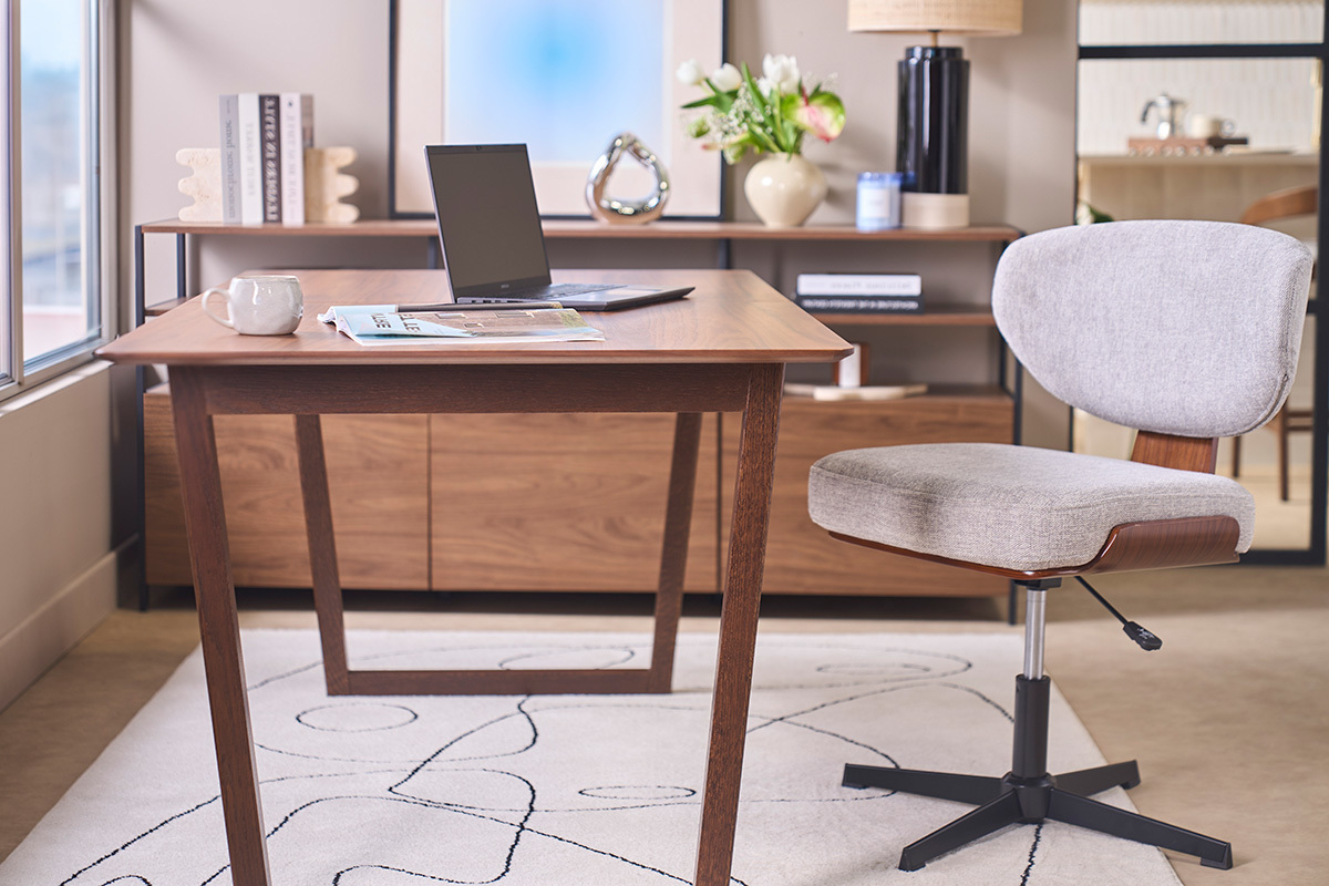Chaise de bureau en tissu effet velours textur� gris et bois fonc� noyer HANZ