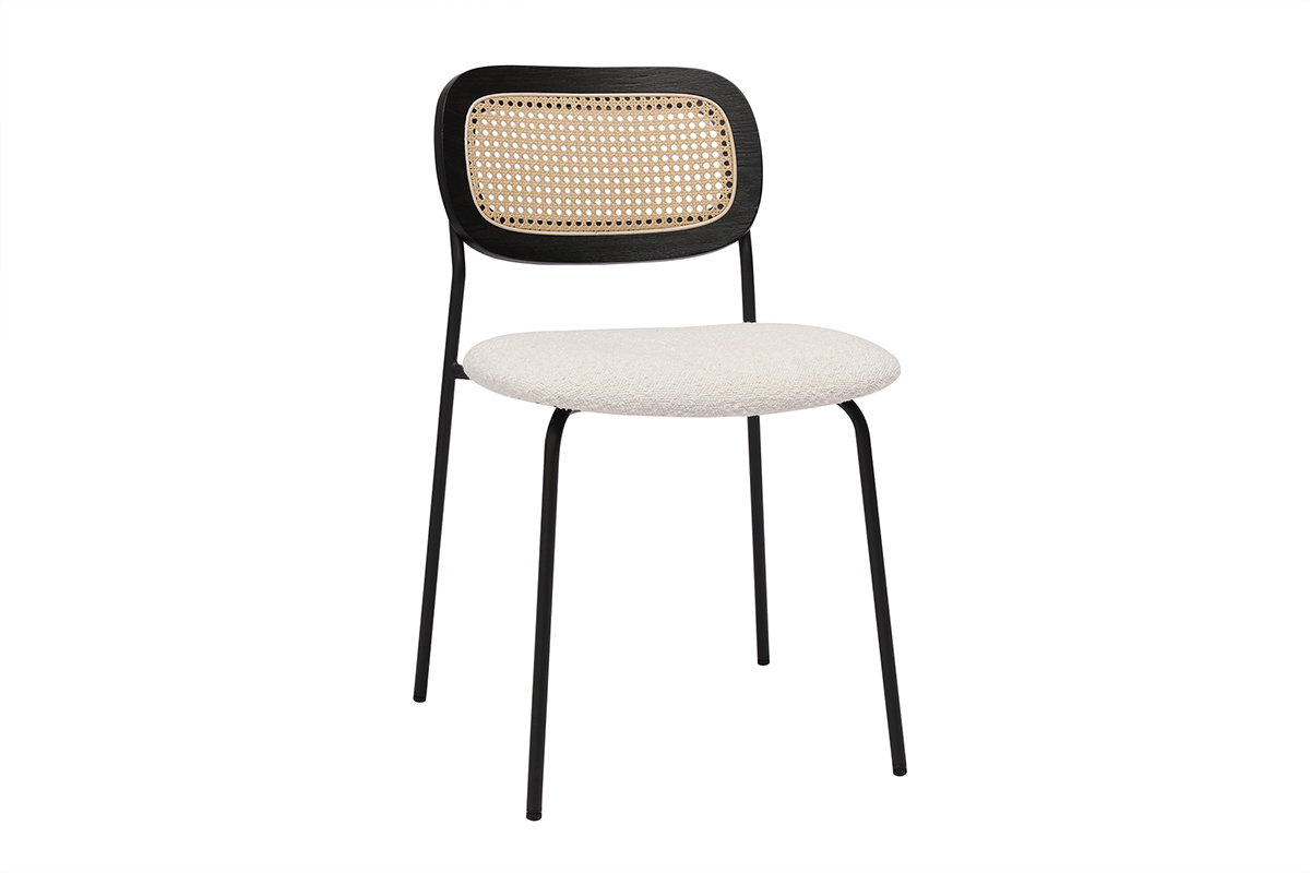 Chaise en tissu effet laine boucl�e blanc, m�tal noir et cannage rotin, vue de 3/4.