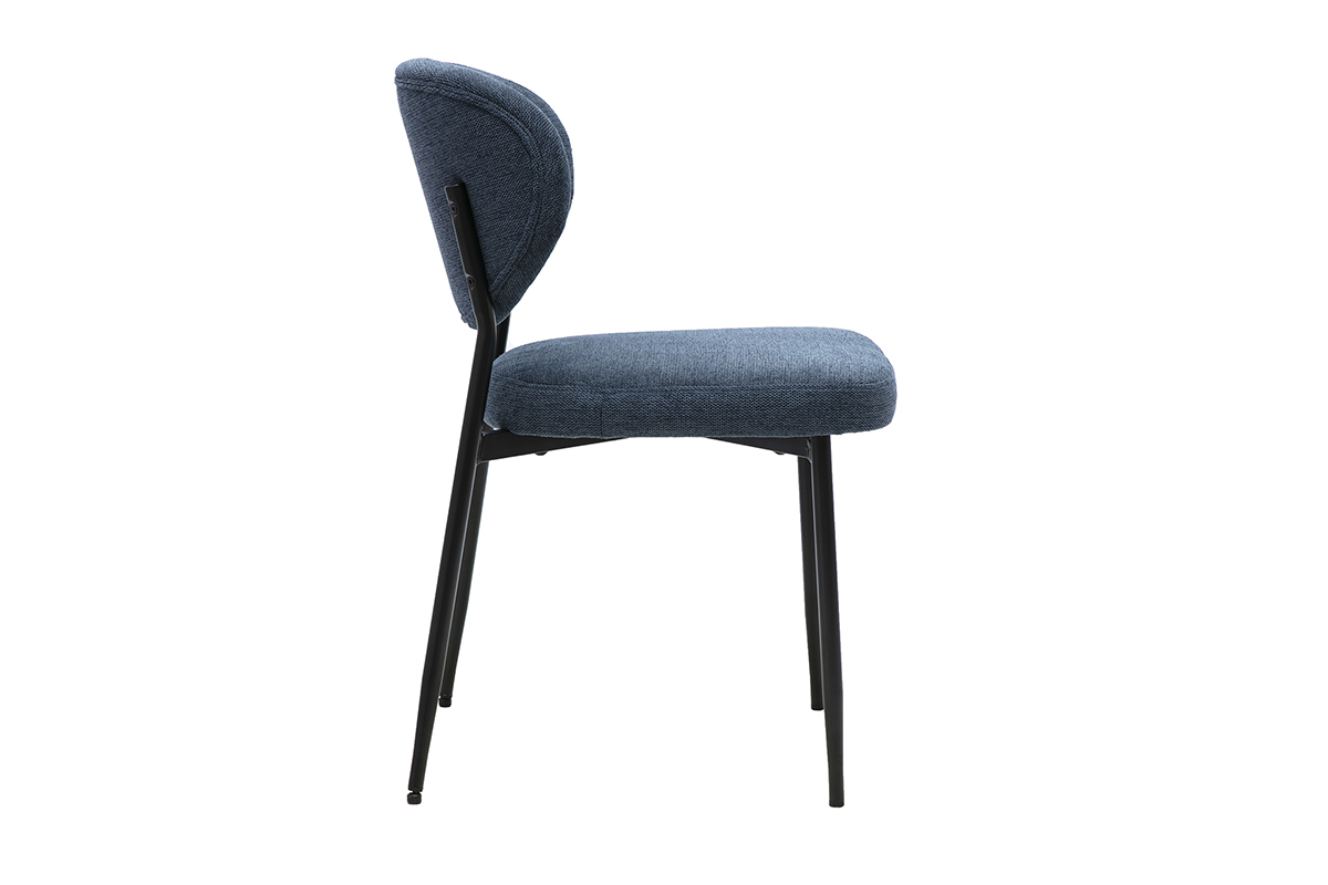 Chaise en tissu bleu fonc� effet velours, vue de profil, avec pi�tement en m�tal noir.