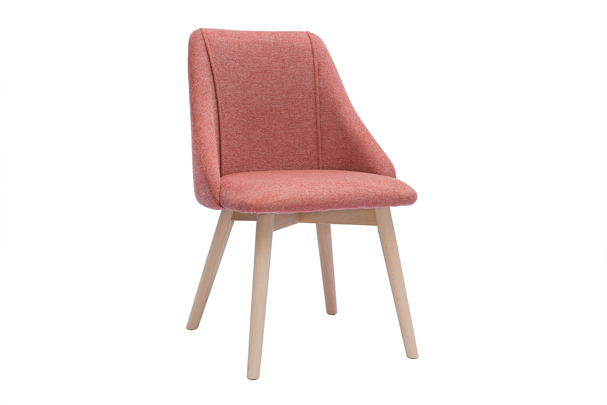 Chaise scandinave terracotta en tissu effet velours, vue de trois-quarts.