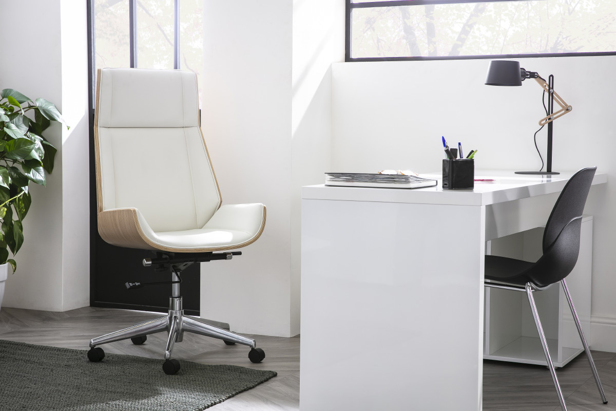 Fauteuil de bureau de direction design blanc, bois clair et acier chrom� CURVED