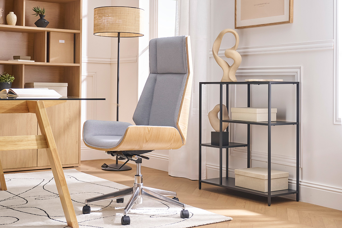 Fauteuil de bureau de direction design en tissu gris clair, bois clair et acier chrom� CURVED