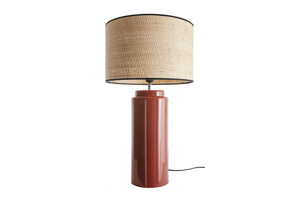 Lampe � poser en c�ramique �maill�e terracotta et abat-jour en raphia naturel H64 cm MAJES