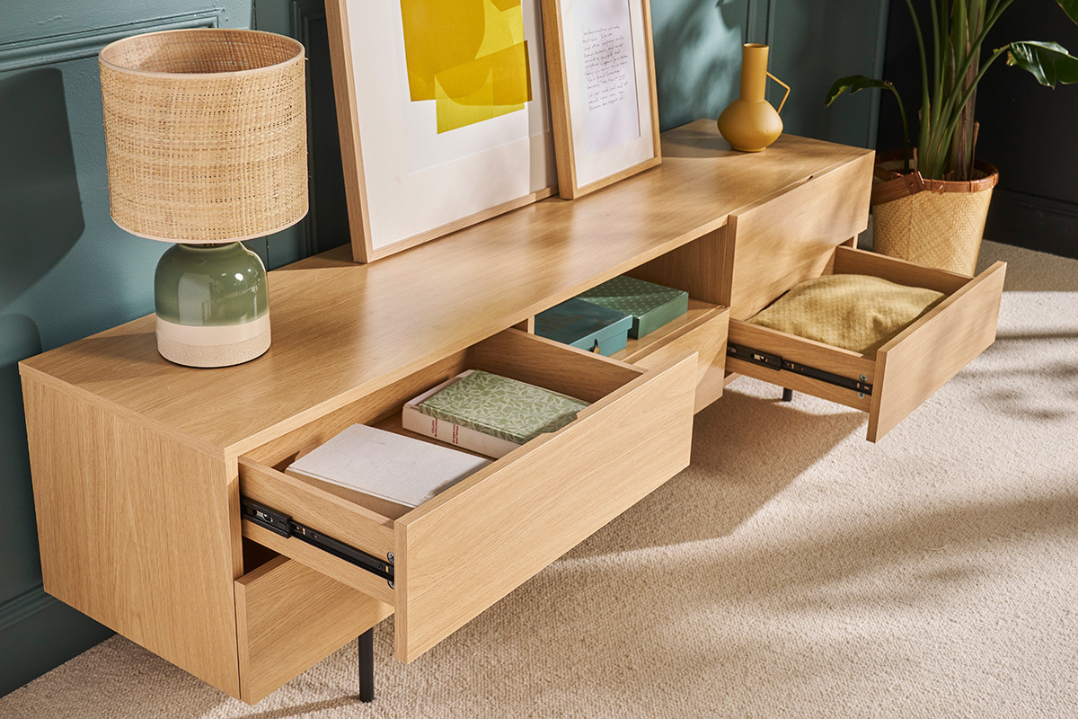 Meuble TV design avec rangements finition bois clair ch�ne et m�tal noir L180 cm ALASKA