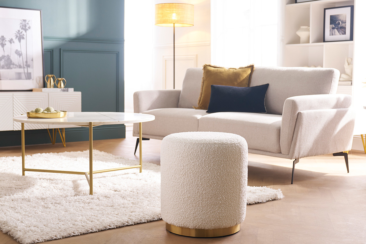 Pouf rond en tissu effet laine boucl�e blanc cass� et m�tal dor� D40 cm AMAYA