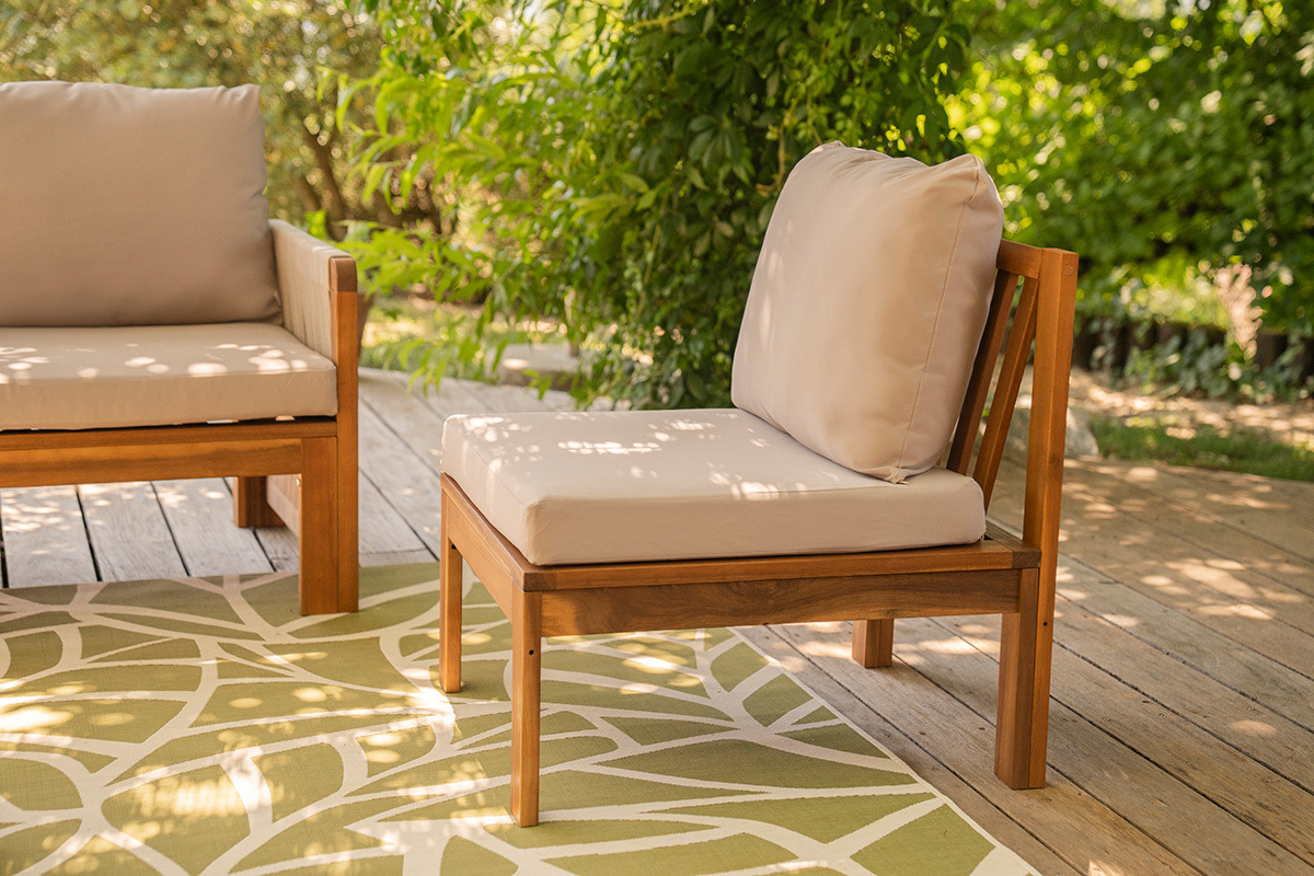 Salon de jardin 3-4 places en bois massif, 2 sets de housse (taupe ou �cru) et accoudoirs tress�s ALOHA