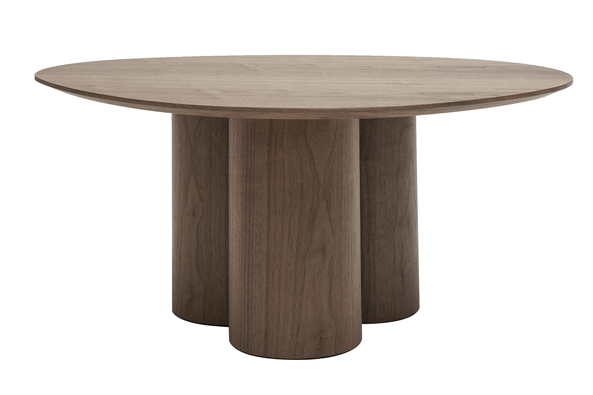 Table basse bois fonc� avec plateau ovale et pieds cylindriques, vue de face.