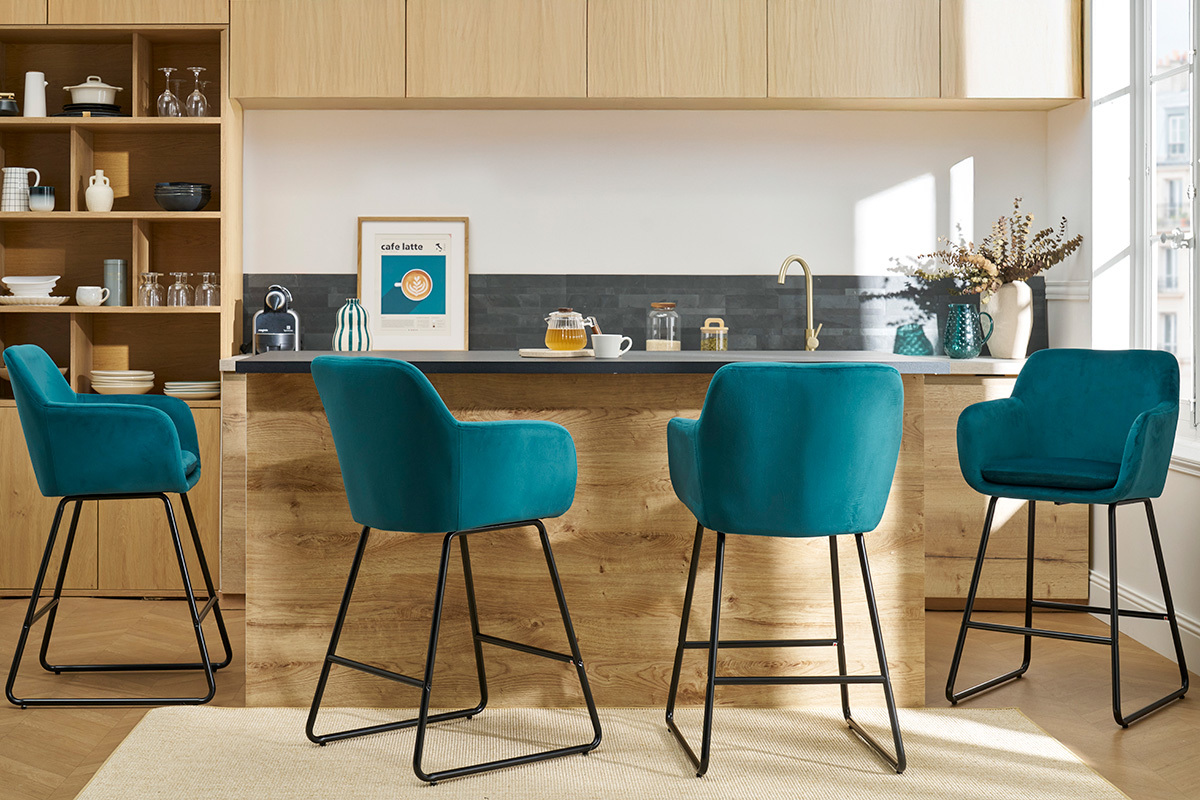 Tabourets de bar en velours bleu p�trole H65 cm (lot de 2) AMIKA