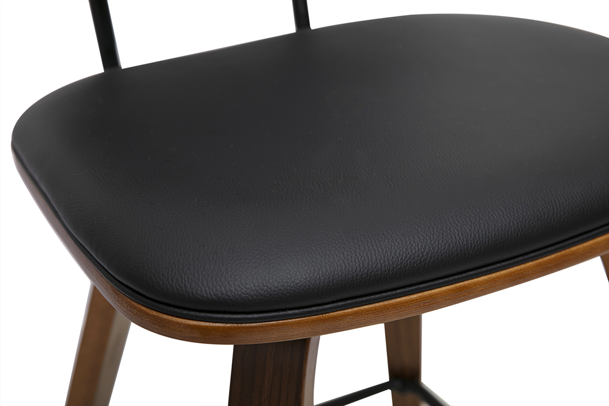 Assise en polyur�thane noir des tabourets de bar SEGUR, vue rapproch�e